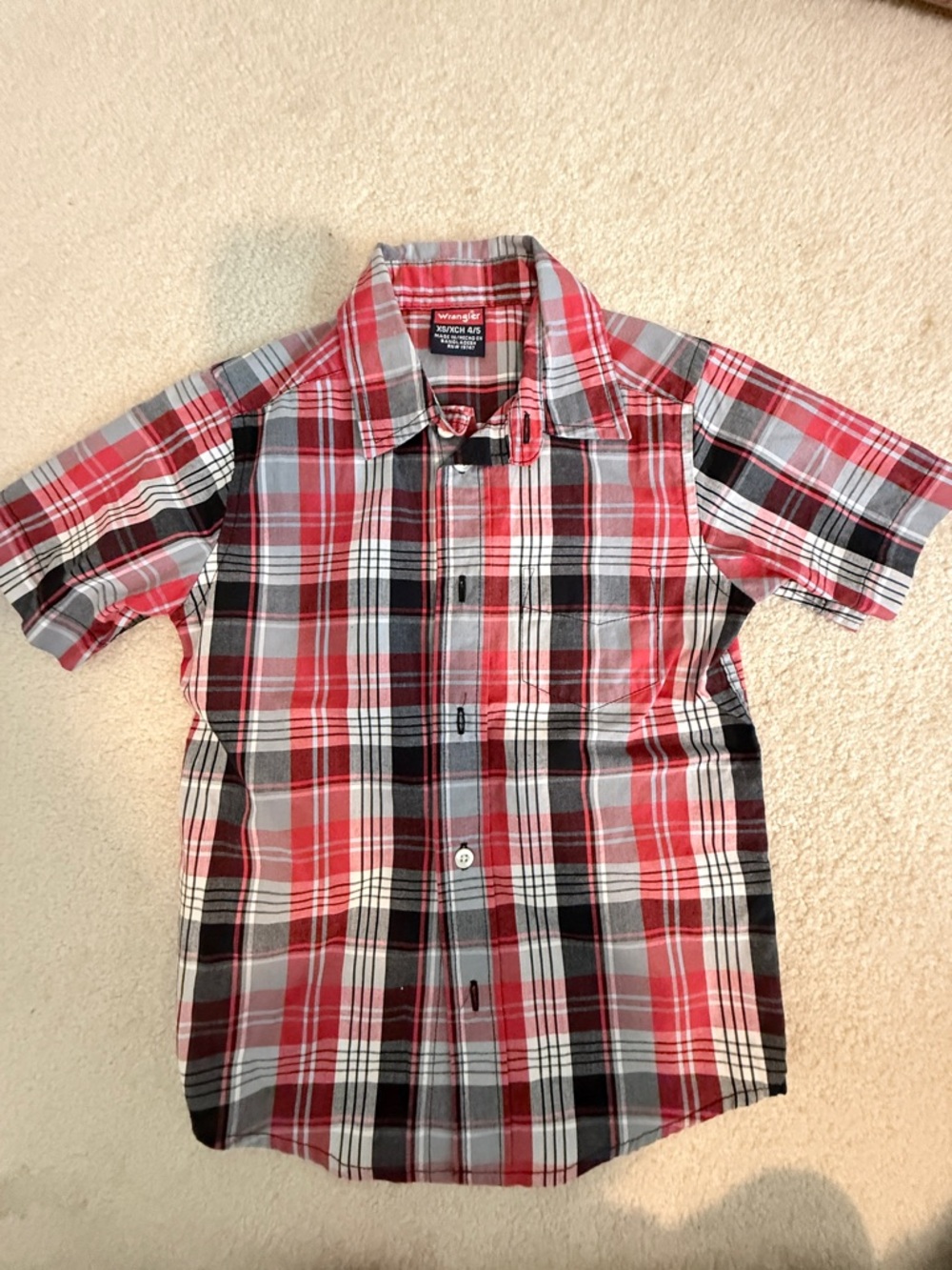 Wrangler Red and Black Plaid Short Sleeve Button-Down Shirt